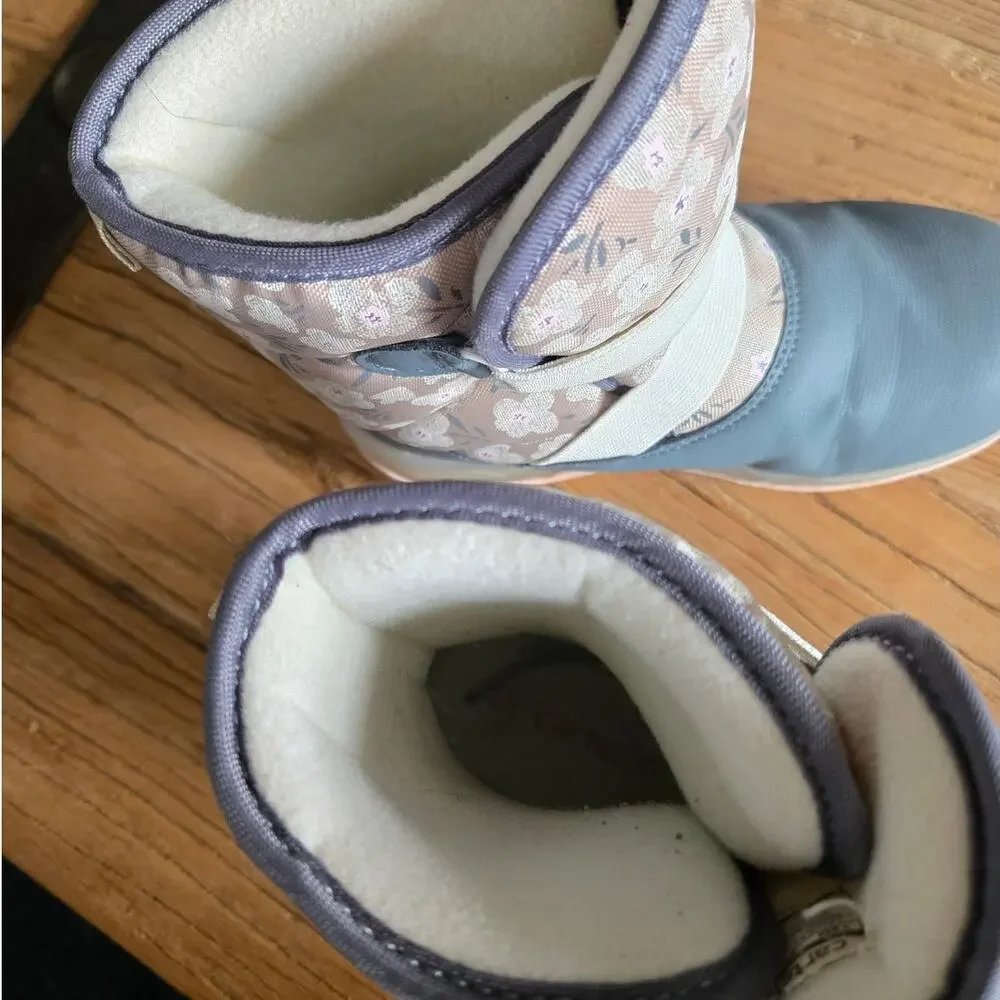 Carter's Snow Boots Gray Floral sz 12